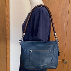 GUC The Sak navy blue shoulder bag.